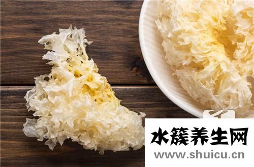 銀耳紅棗蓮子湯