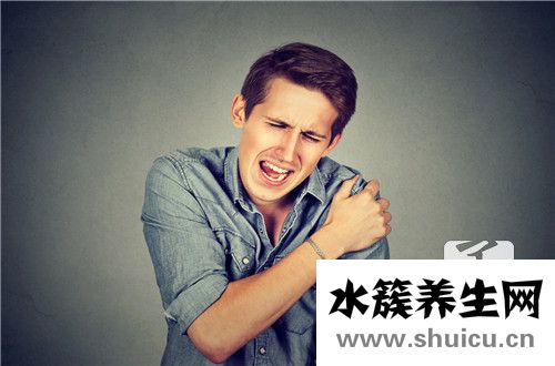 右背部肩胛骨下方疼痛