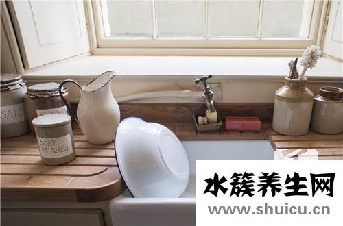 廚房油污怎么去除