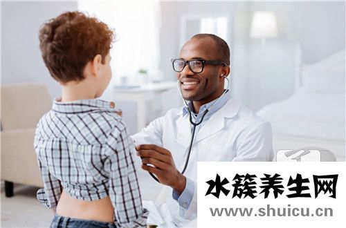 小孩身上很燙但不出汗