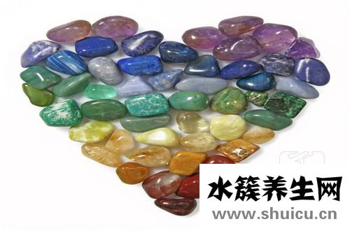 女生佩戴水晶禁忌