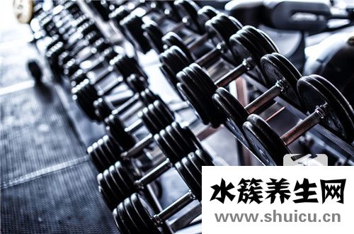 啞鈴練三頭肌最好動作