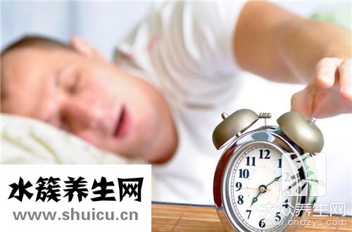 一只眼睛模糊有層霧擋