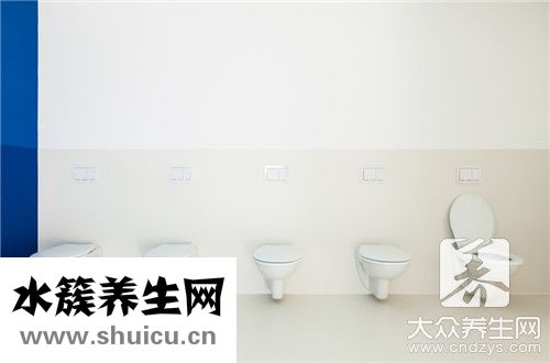 地板磚上污漬去除