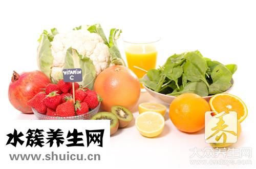 嘴唇起皮缺什么維生素