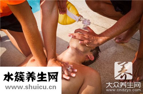 左胸口下方隱隱作痛是什么原因