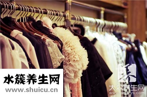 蠟燭油滴在衣服上清洗