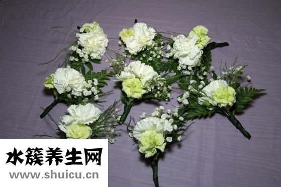 手背上起小疙瘩