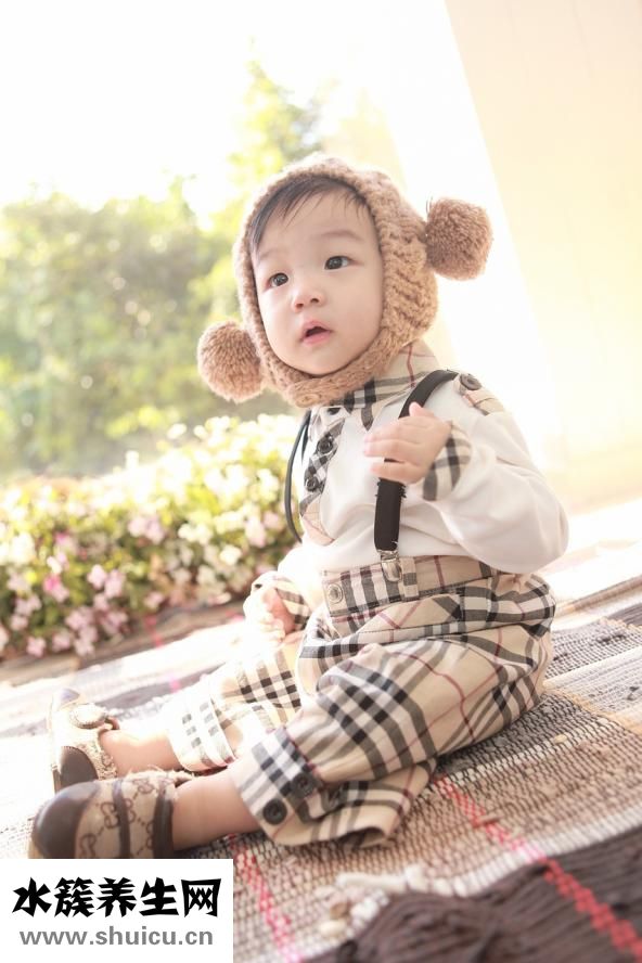 小孩說話比較晚