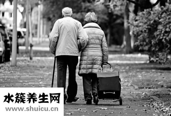 小孩說話比較晚