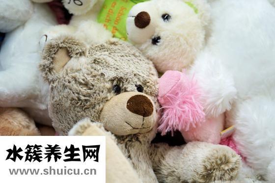 新生兒打嗝什么原因