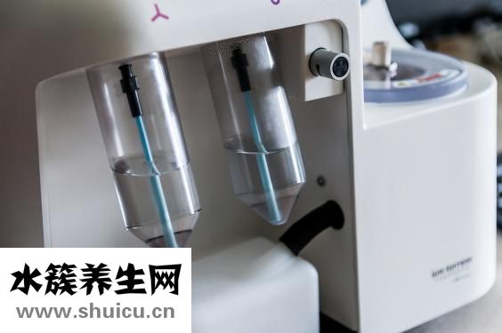 仰臥起坐健身器械