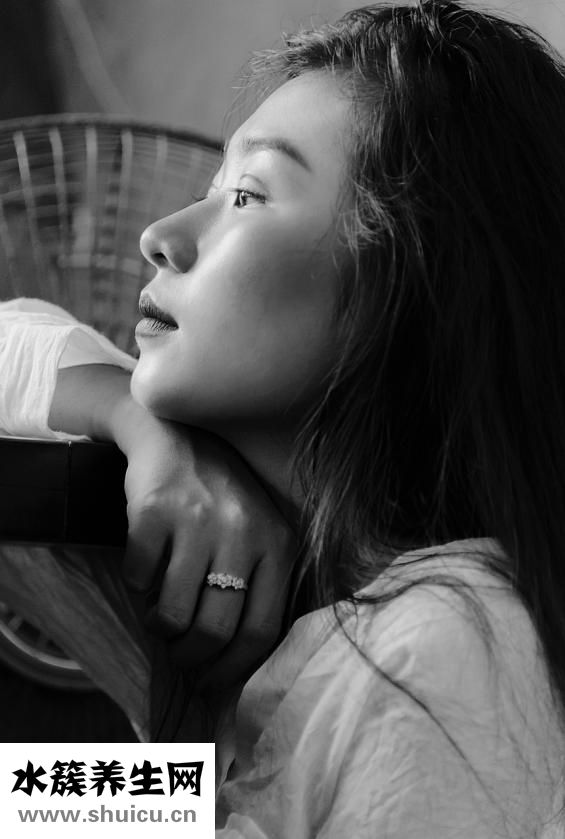 頭皮屑多又癢怎么辦