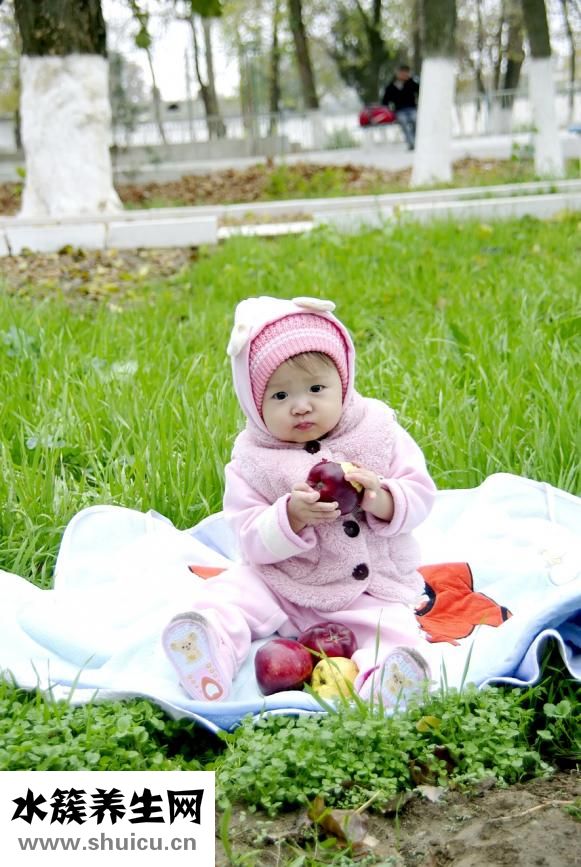 嬰兒眼部濕疹圖片