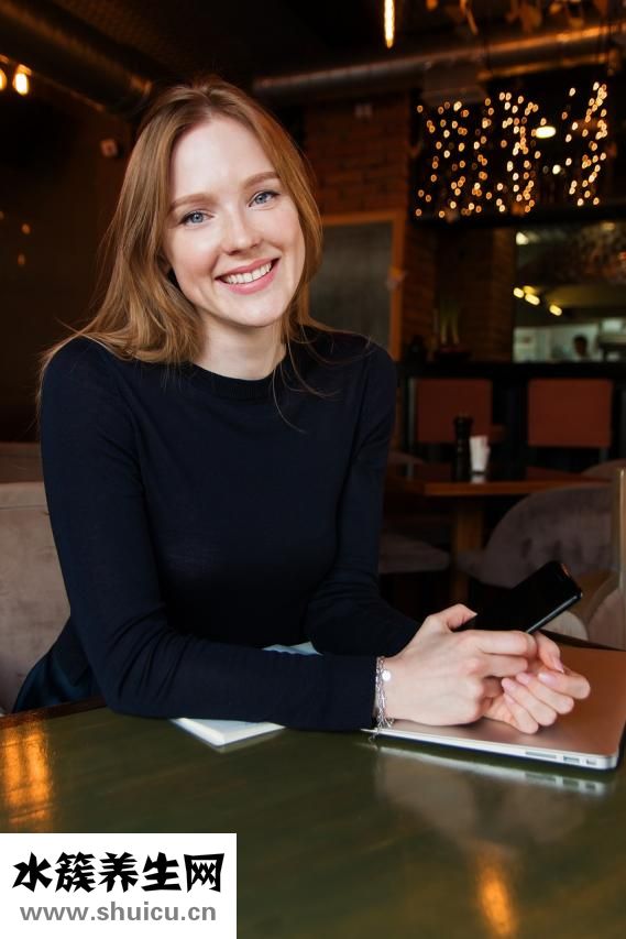 與漂亮護士雙飛