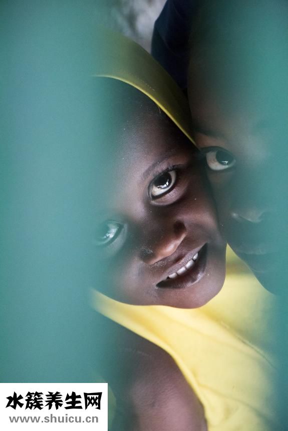 眼睛一大一小怎么辦