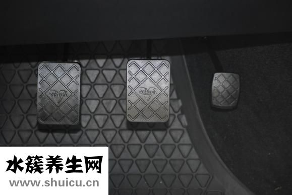 膝蓋積水怎么辦