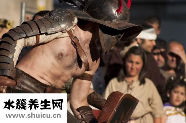 膝蓋積水怎么辦