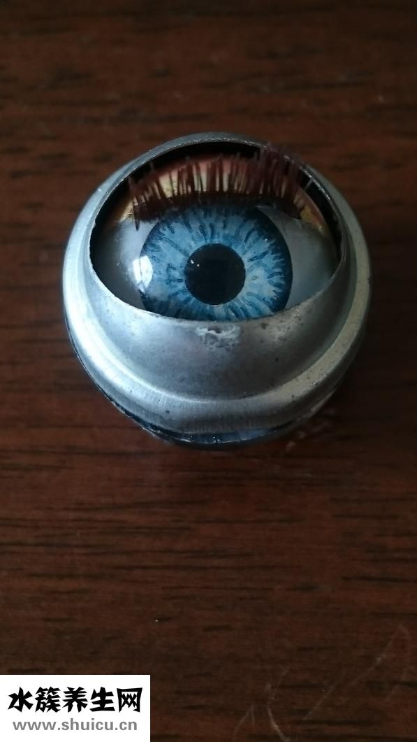 眼睛紅怎么回事