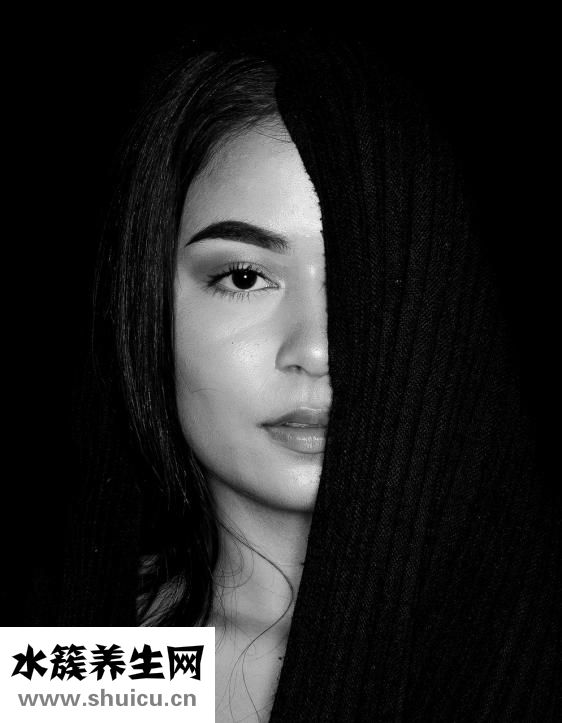 眼睛紅怎么回事