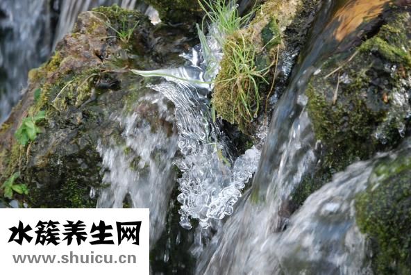 用冷水洗臉好嗎