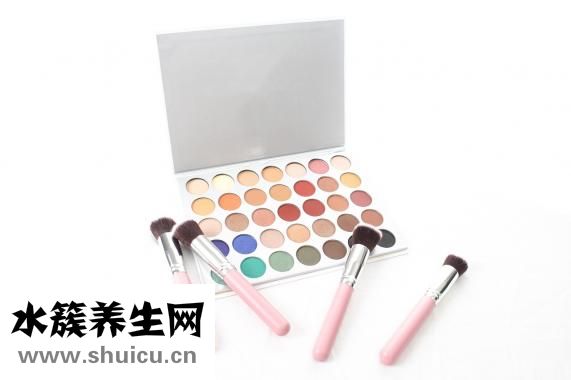 沒有卸妝水怎么卸妝