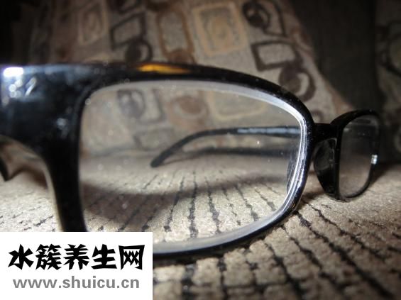 右眼跳是什么原因