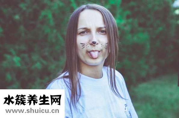 舌頭干燥怎么回事