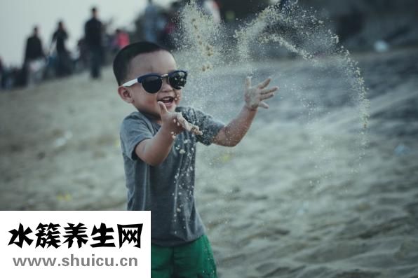 牙齒用手摸有臭味