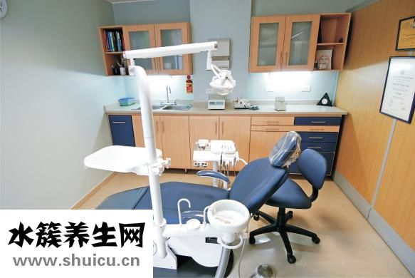 牙縫黑了怎么辦