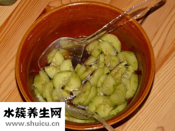 糖醋花生米的做法