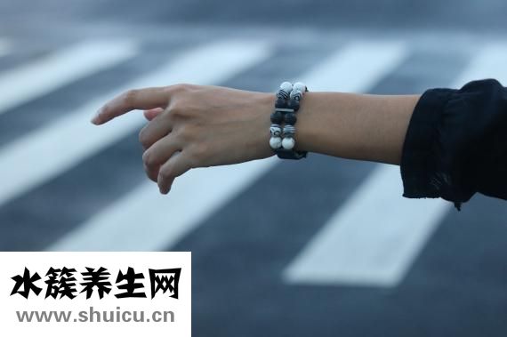 如何預防老年斑