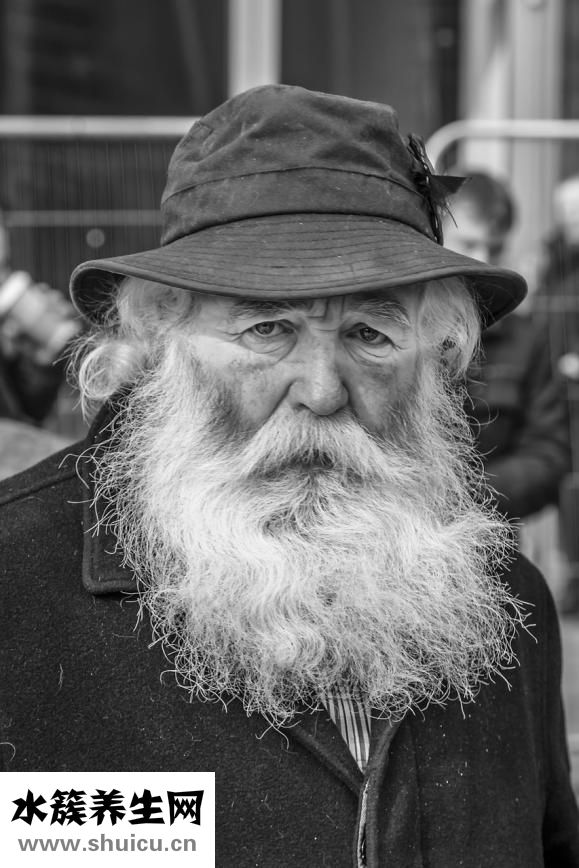 女生長胡子怎么辦