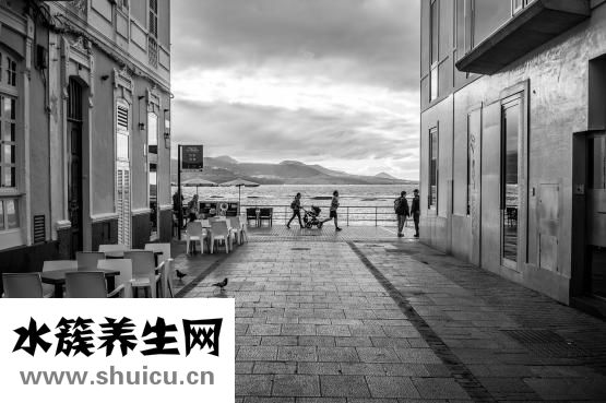 吐血是怎么回事