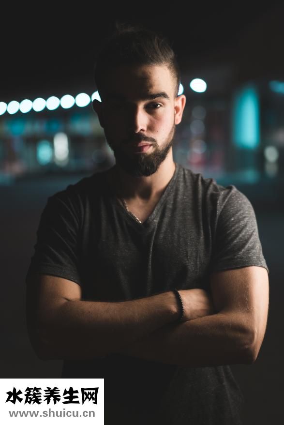 庸人自擾什么意思