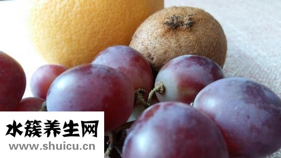 喉嚨痛吃什么水果