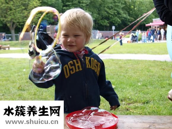 嬰兒為什么吐奶