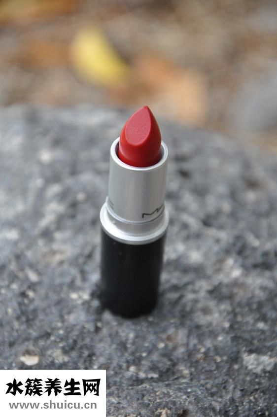 嘴唇上火怎么辦