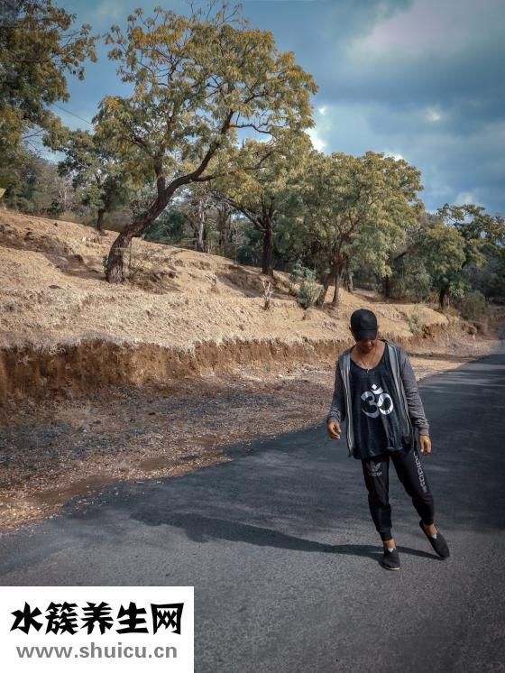 小腿浮腫怎么辦