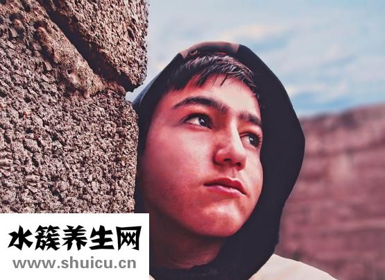 臉腫是什么原因