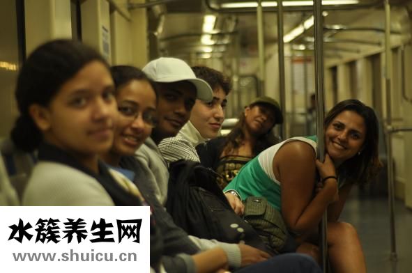 如何改變自己的聲音