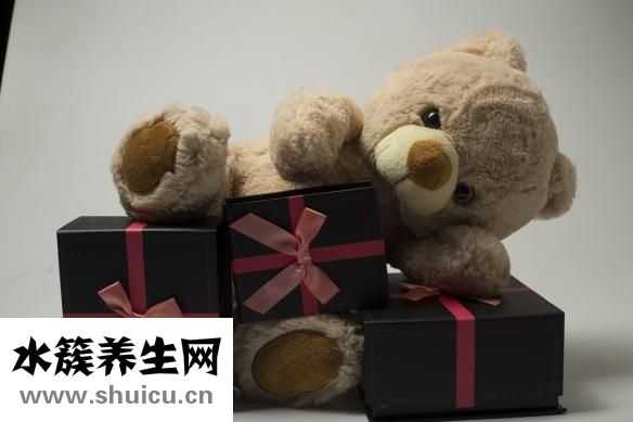 小孩吐奶是什么原因