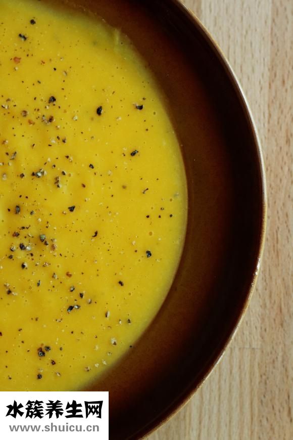 小便黃是怎么回事