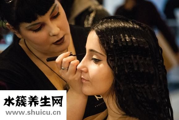 臉過敏發(fā)紅怎么辦