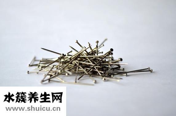 腳指甲變厚怎么回事