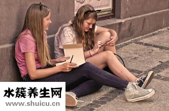 怎么樣給頭發(fā)補(bǔ)水