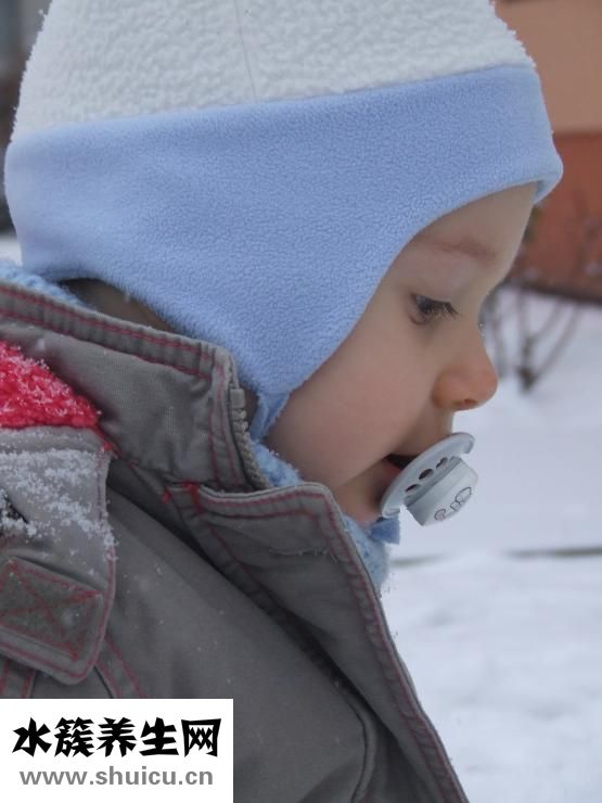 嬰兒奶瓶什么材質好