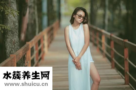 短發(fā)如何使用卷發(fā)棒