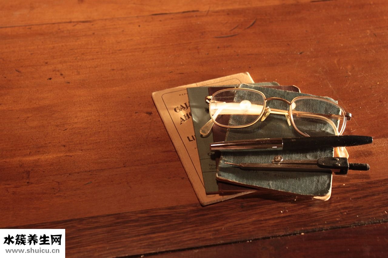 隱形眼鏡軟硬怎么分