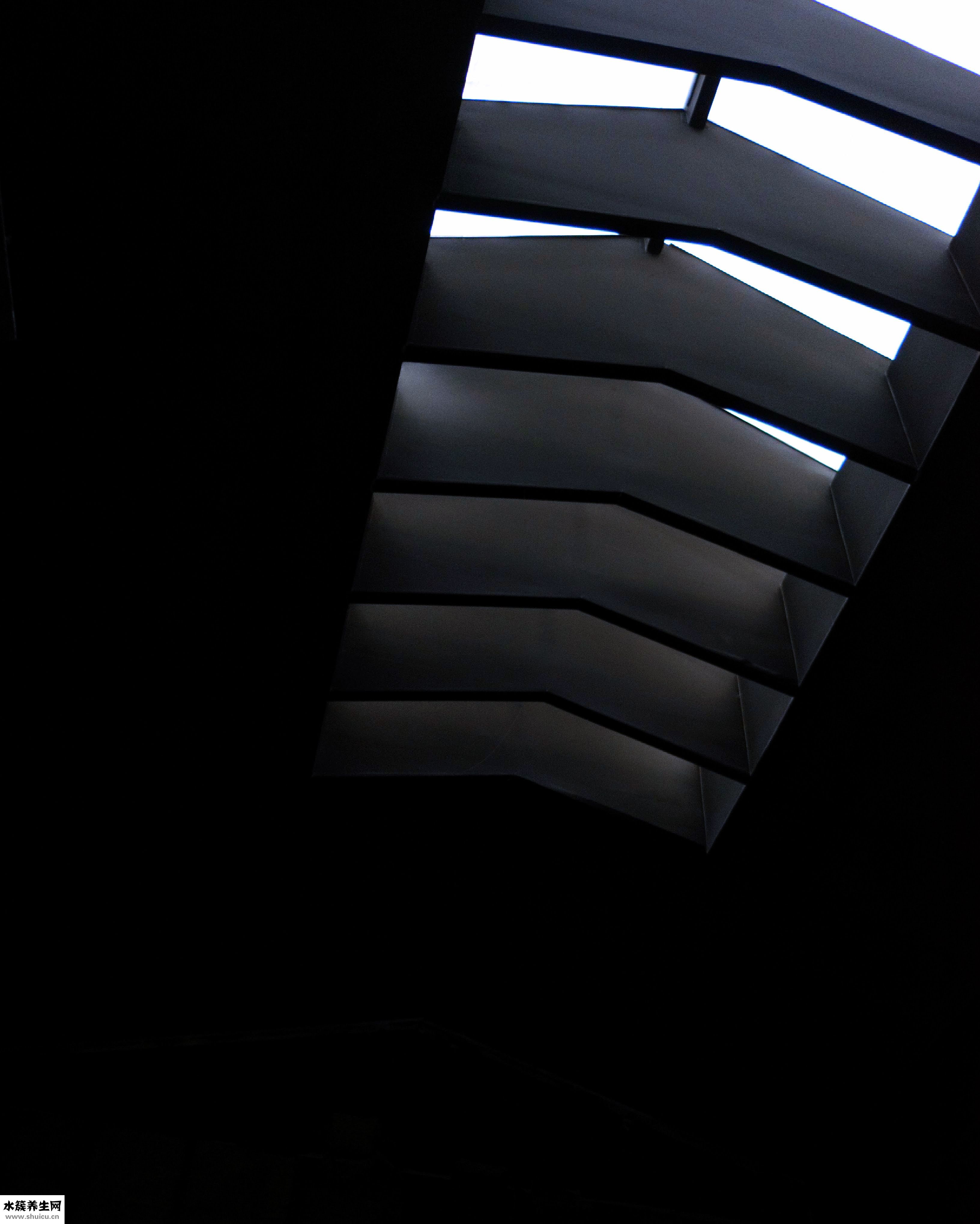 深灰色頭發(fā)怎么染